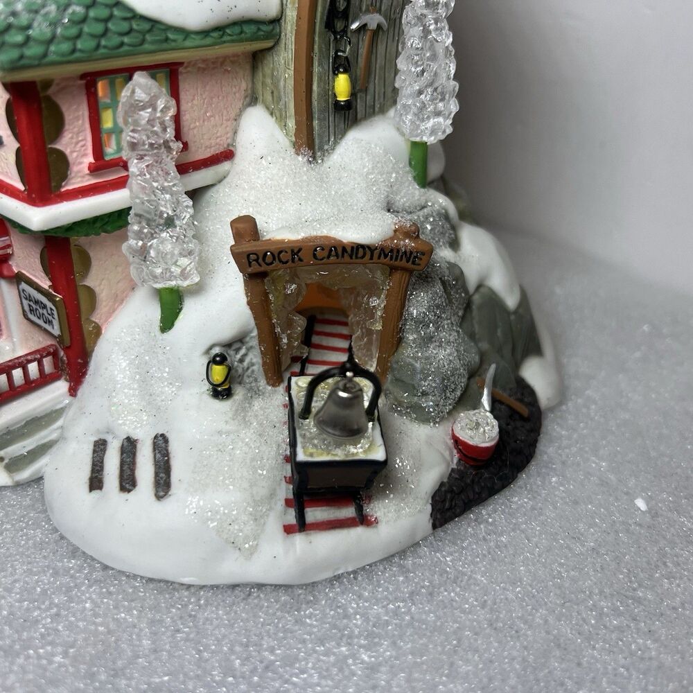 Dept 56 North Pole Series Sweet Rock Candy Co. 56725 Xmas Lighted Village W Figu - Picture 6 of 15